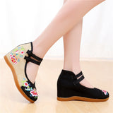 Simple Peony Embroidery High Heel Loafers Shopvhs.com